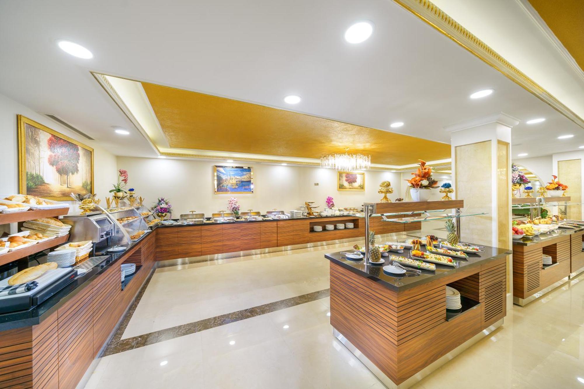 Ramada Plaza By Wyndham Silivri Hotell Exteriör bild