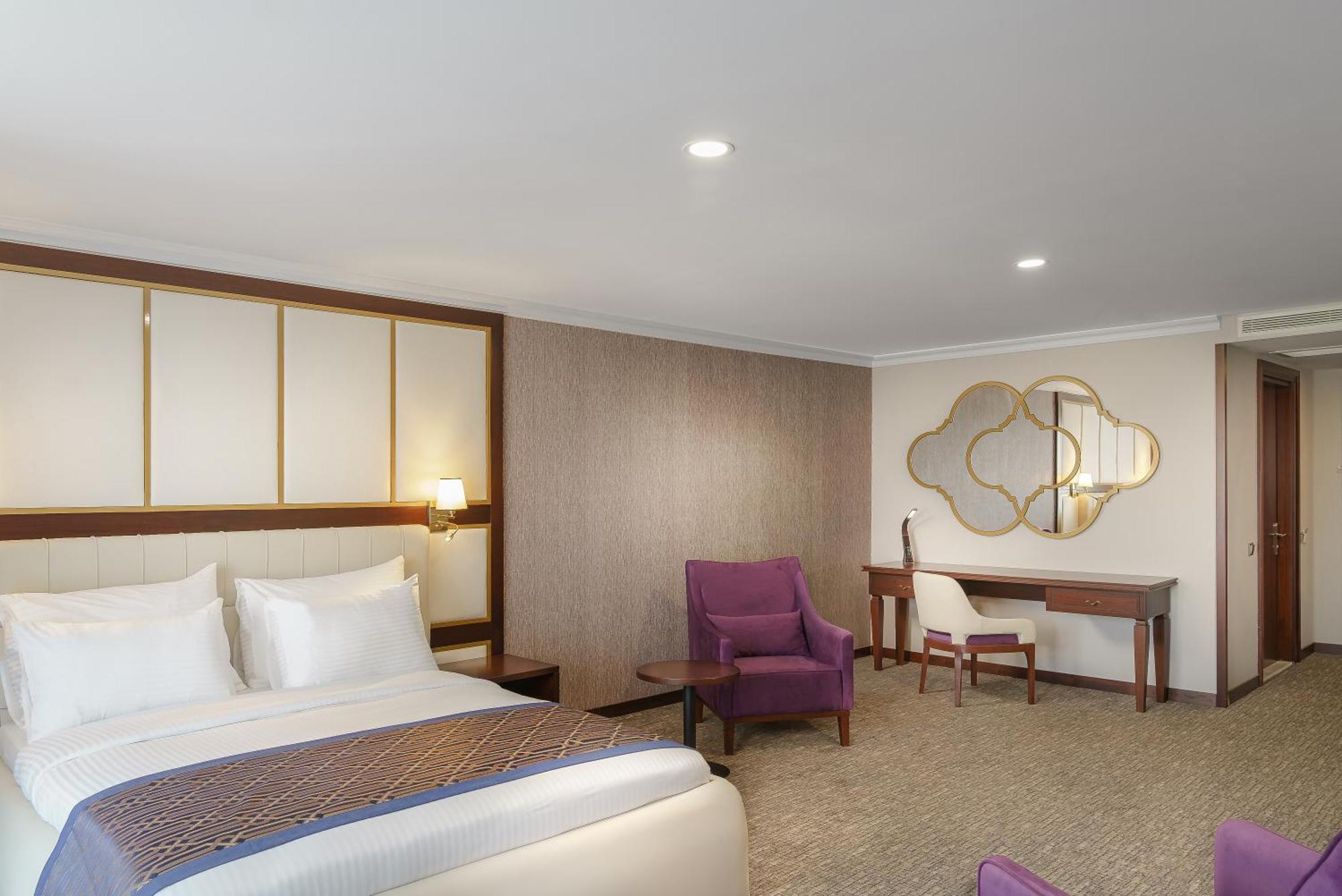 Ramada Plaza By Wyndham Silivri Hotell Exteriör bild